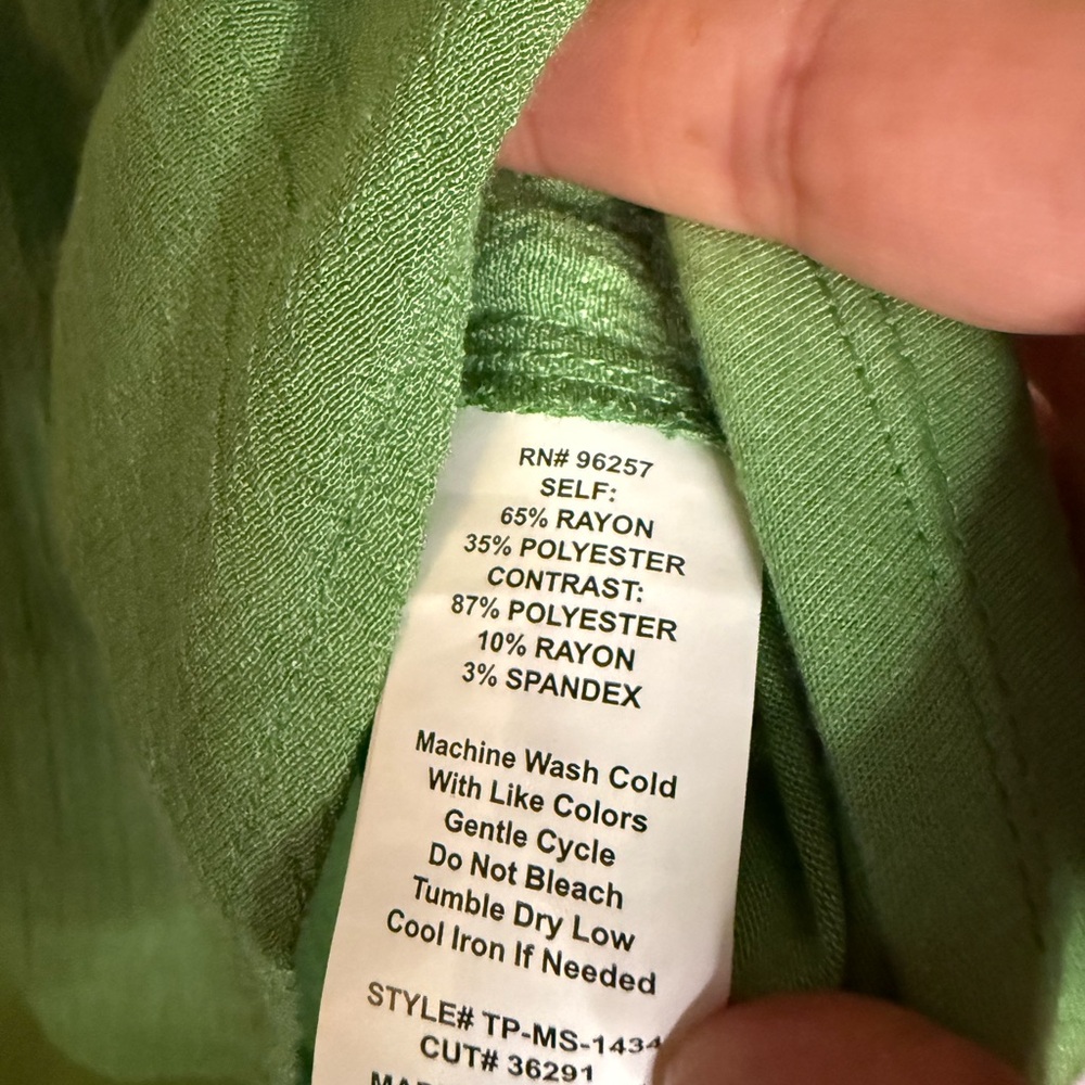 Parallel Skies Women's Green Top - Picture 4 of 4